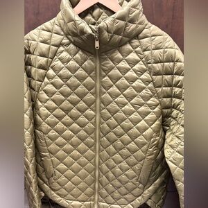 Athleta Whisper Featherless Quilted  Puffer